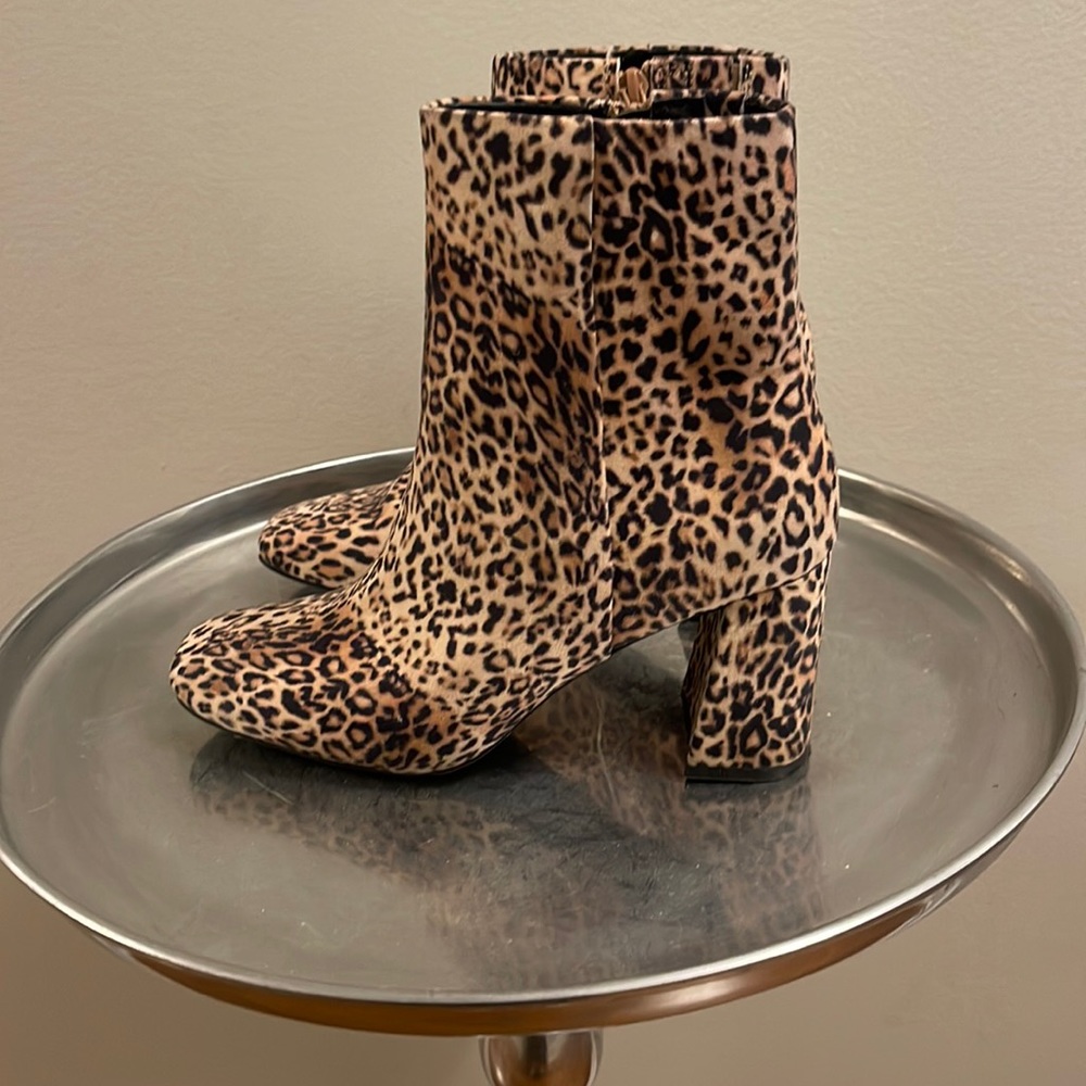 Sugar leopard print boots! Brand new! Never worn! Size 6.5